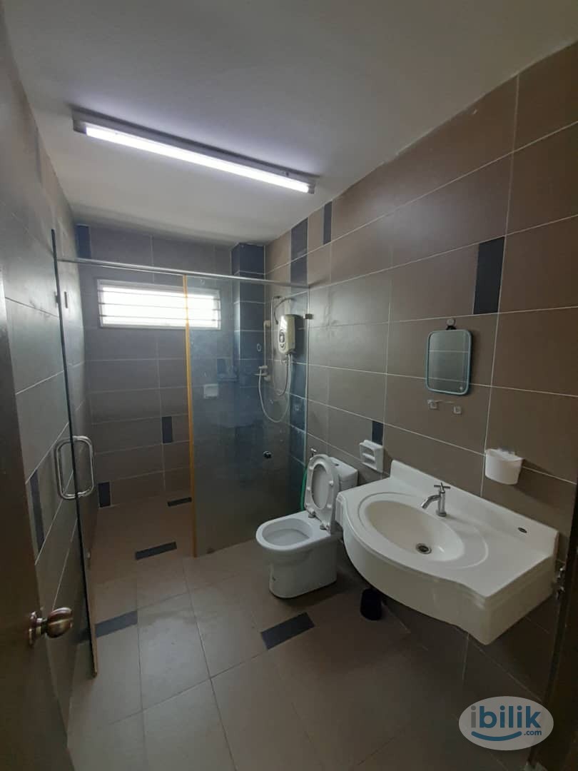 Master Room at Bandar Botanic, Klang - Image 3