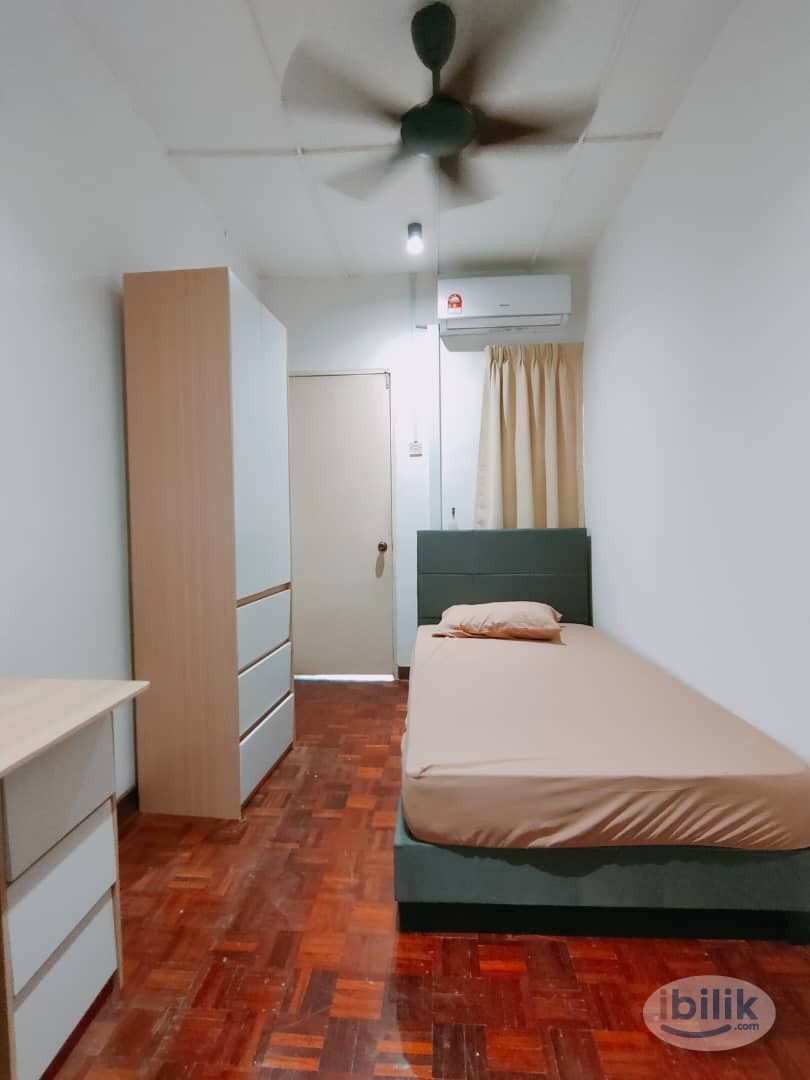 Room With Balcony Single Room at SS2, Petaling Jaya - Image 1