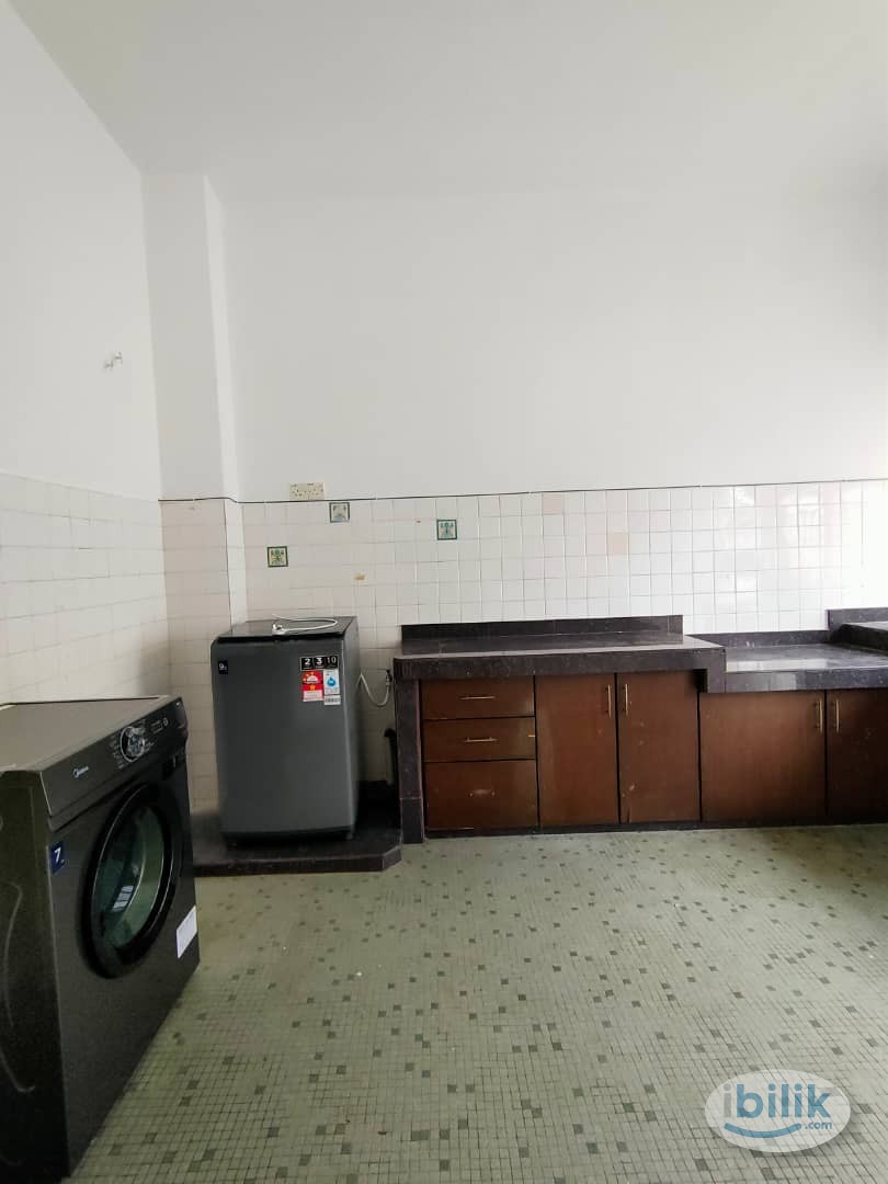 Room With Balcony Single Room at SS2, Petaling Jaya - Image 2