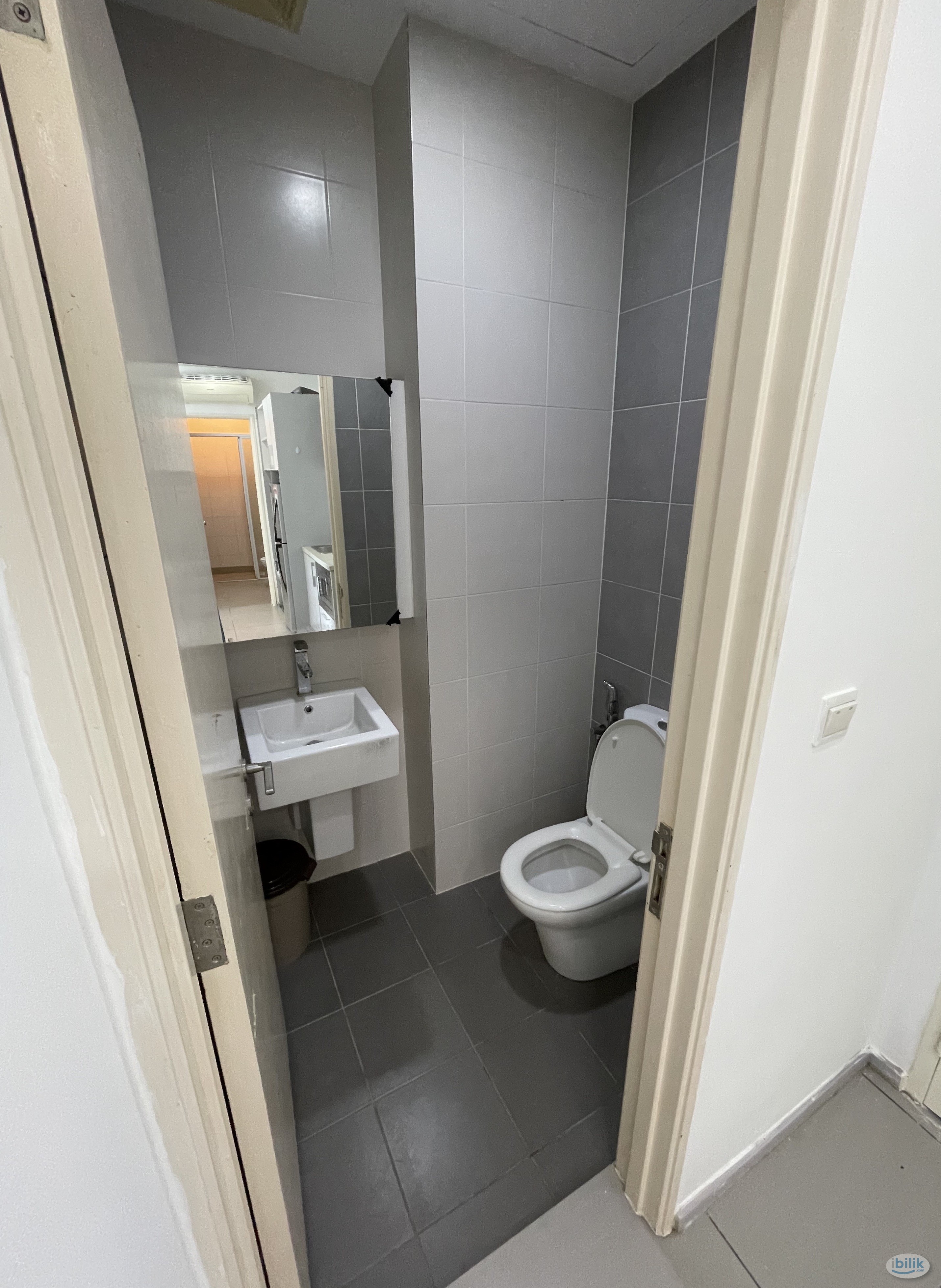 Single Room Female Unit Free Wifi - Image 5