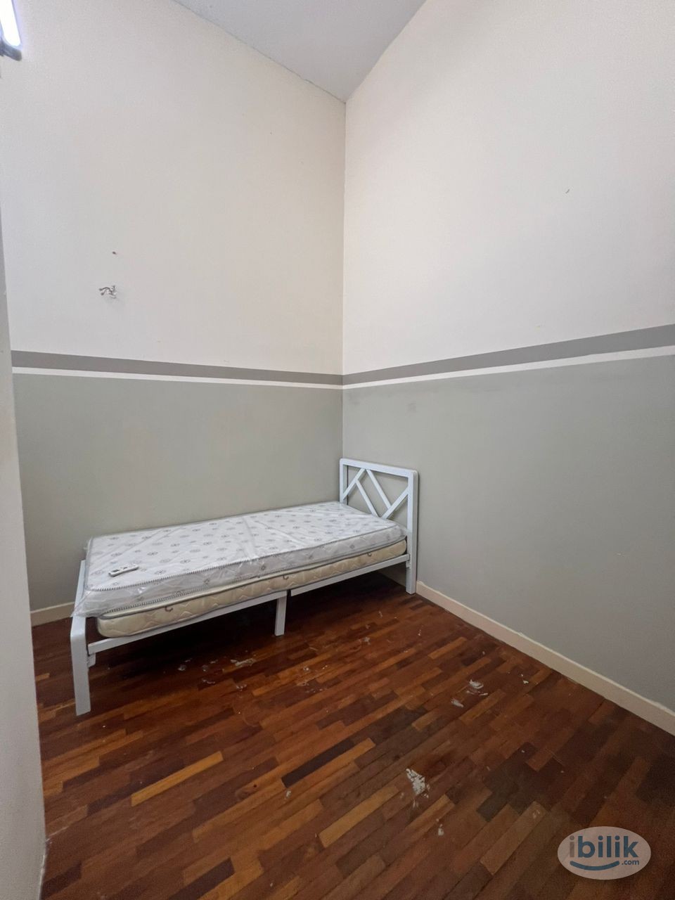 Budget-Friendly & Fully Furnished! Move-In Ready Single Bed Room with Modern Amenities at JALAN KEMUNING BAYU, KOTA KEMU - Image 1