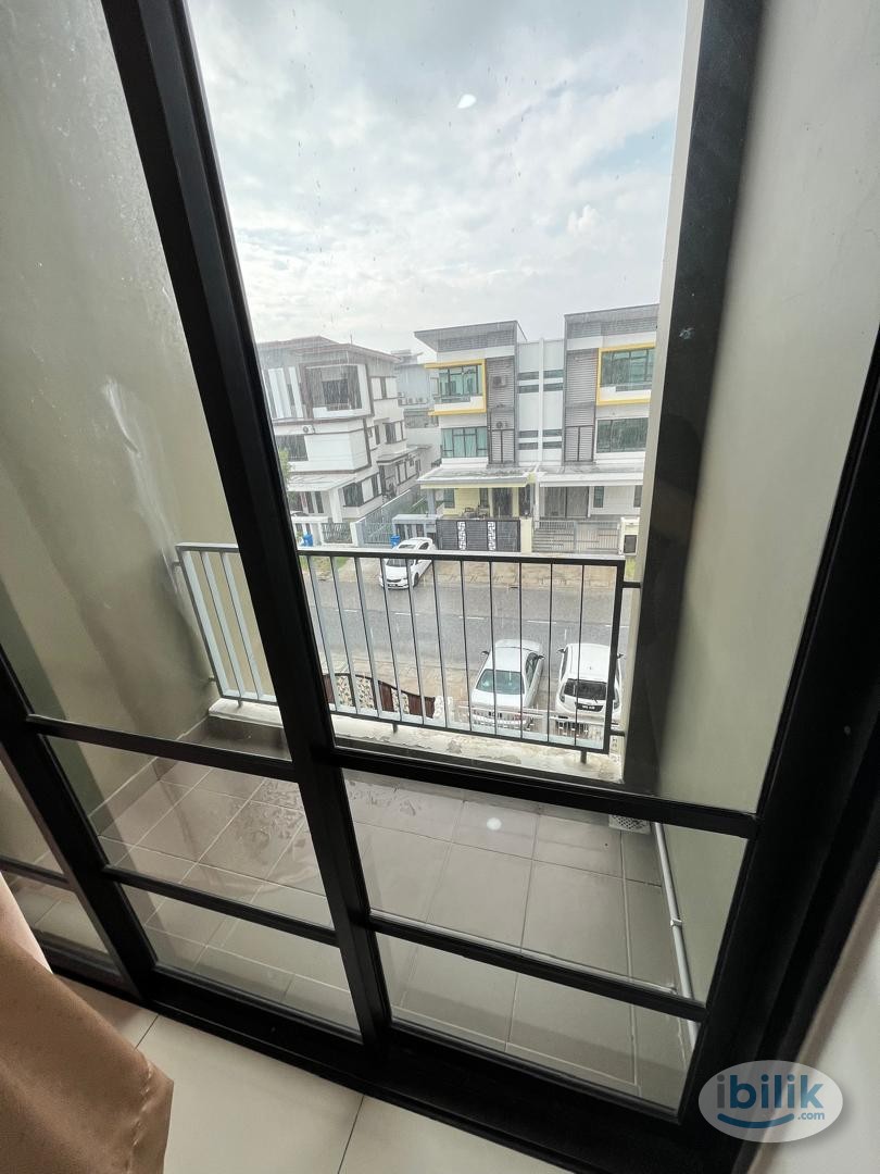🔥💢LOW DEPOSIT & FULLY FURNISHED 💢🔥SETIA ALAM KLANG MASTER ROOM WITH BALCONY WITH BATHTUB 🛁FOR RENT🎉🎉 - Image 2