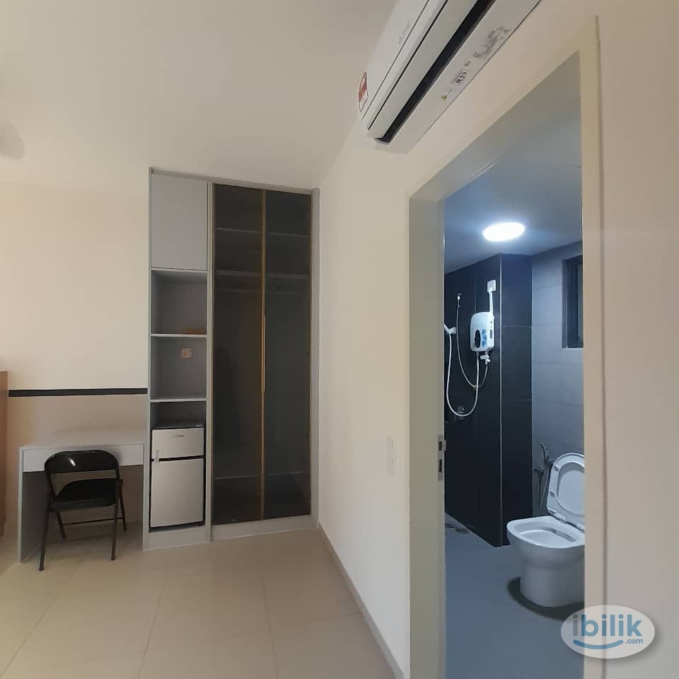 Master Room with Attached Bathroom at Damansara Perdana - Image 2