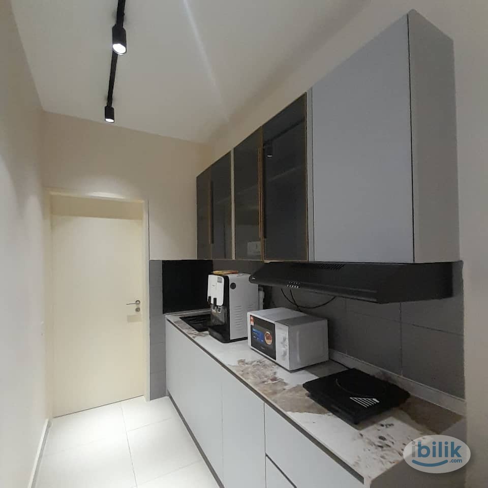 Master Room with Attached Bathroom at Damansara Perdana - Image 5