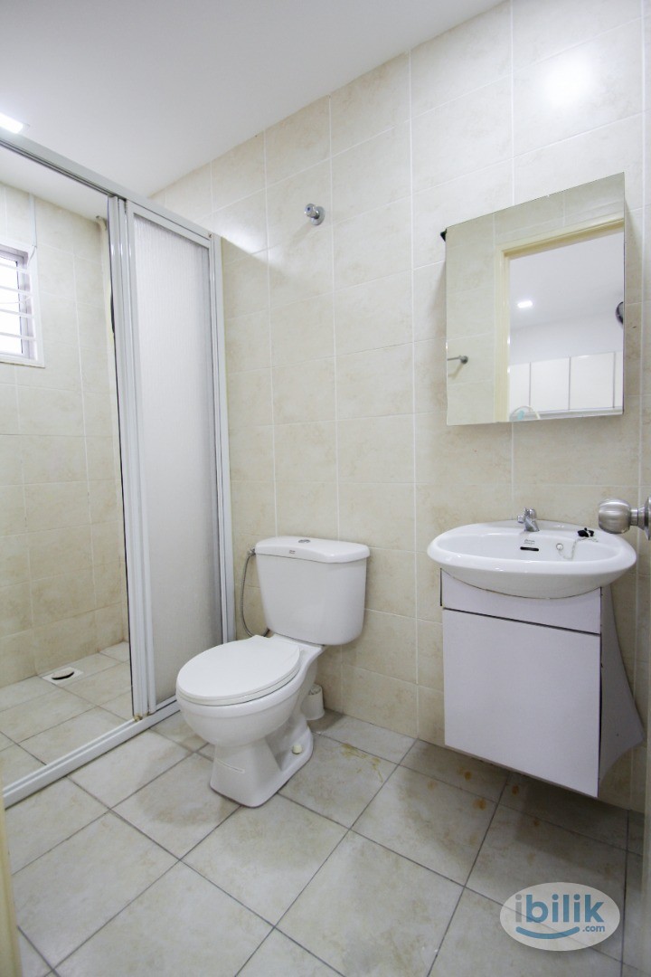Fully-Furnished Single Room with A/C & Window for Rent at D'alpinia Puchong - Image 4