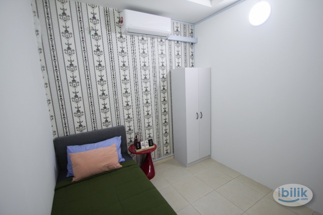 Fully-Furnished Single Room with A/C & Window for Rent at D'alpinia Puchong - Image 2