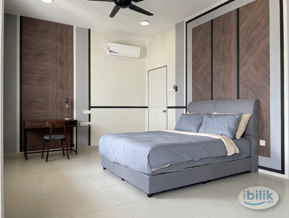 ✨ Spacious Queen Bedroom ✨ at The Andes, Bukit Jalil - Image 1