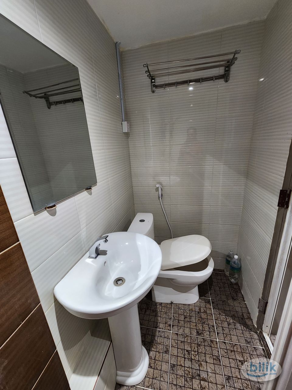 🫧 PRIVATE ROOM WITH BATHROOM 🛁 | ZERO DEPOSIT 💰 | NEAR SUNWAY PUTRA MALL 🛍️ - Image 2