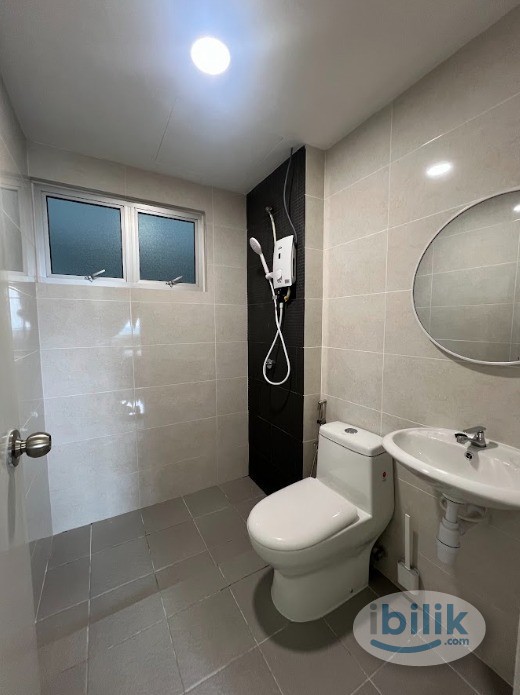 Master Bedroom at Acacia Residence Sepang - Image 3