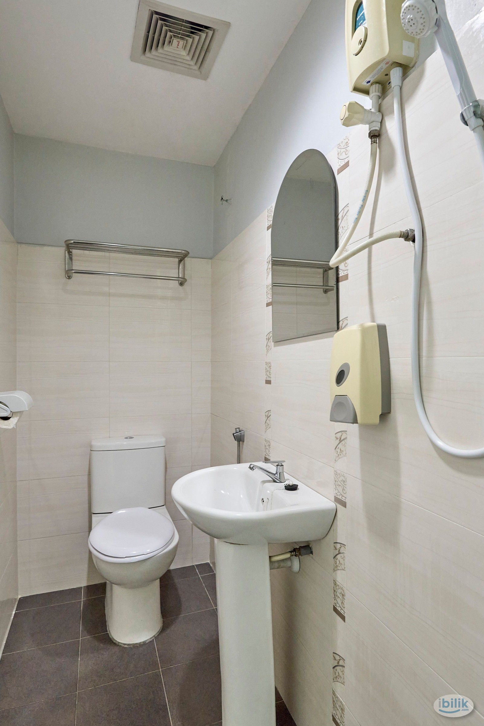 Middle Room at Kota Damansara, Petaling Jaya 🥰🥰 - Image 4
