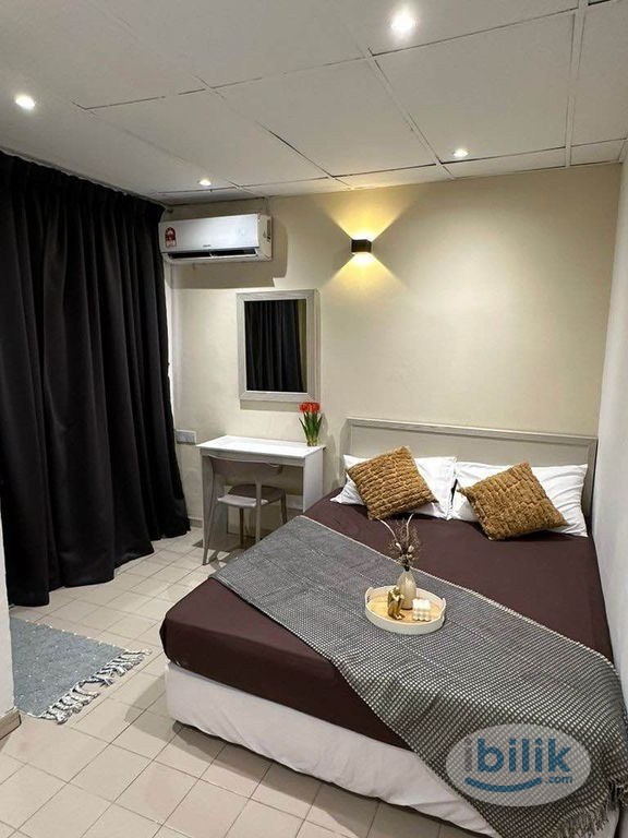 Middle Room at Damansara Utama, Petaling Jaya - Image 1