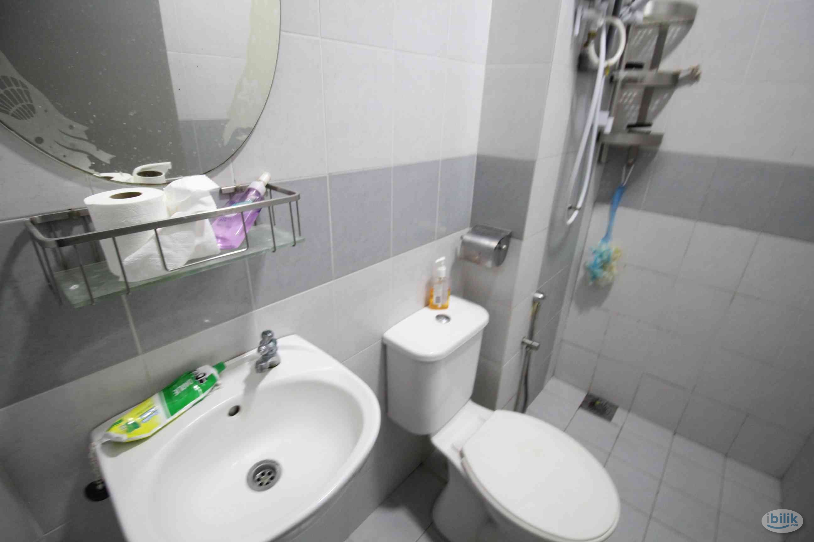 🔥Near UITM & Hospital Selayang 🔥 Female Only Queen Size Bedroom Fully Furnished Room at 162 Residency, Selayang - Image 3