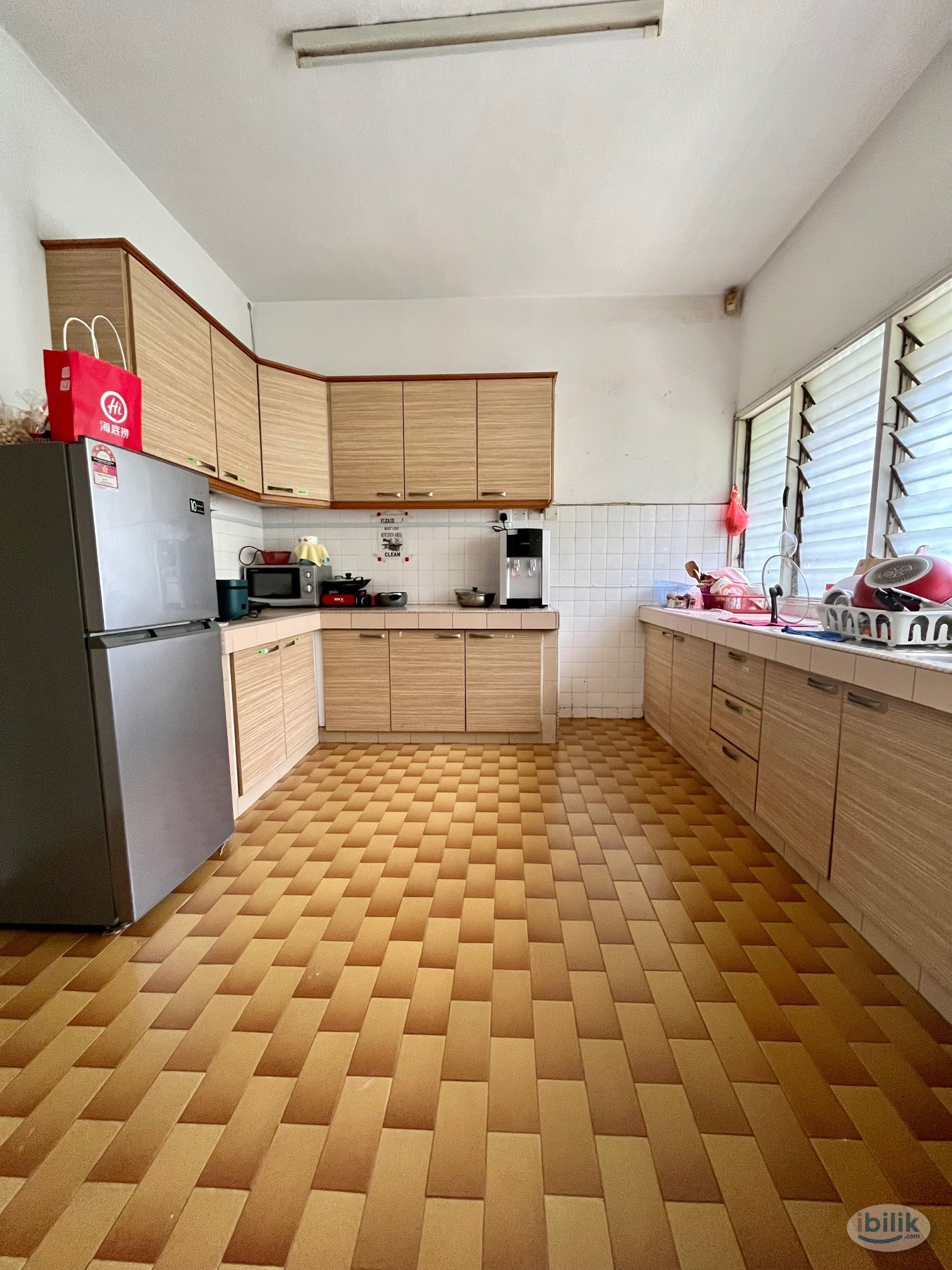 Single Room at Damansara Kim, Damansara Utama 8minswalk to TTDI MRT Station - Image 2