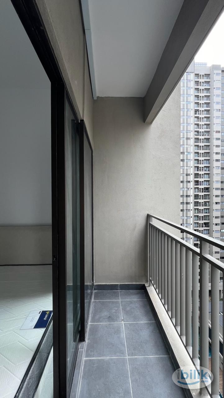 Room with Balcony - Image 2