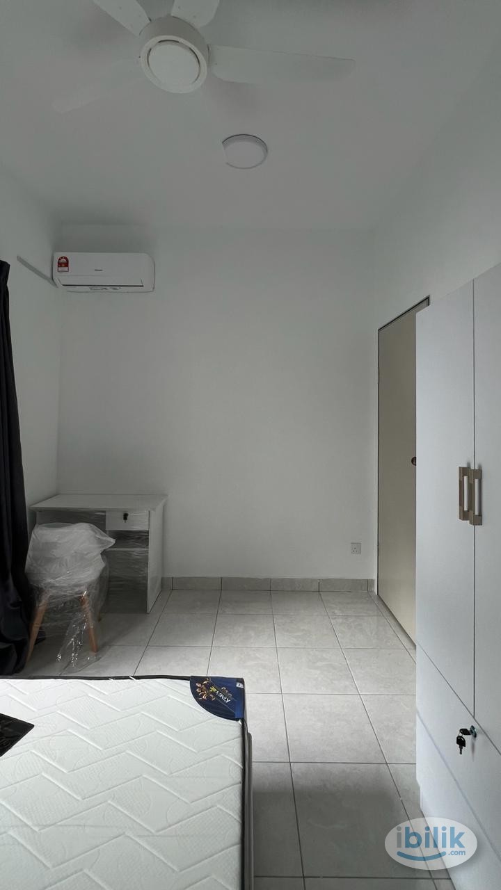 Room with Balcony - Image 3