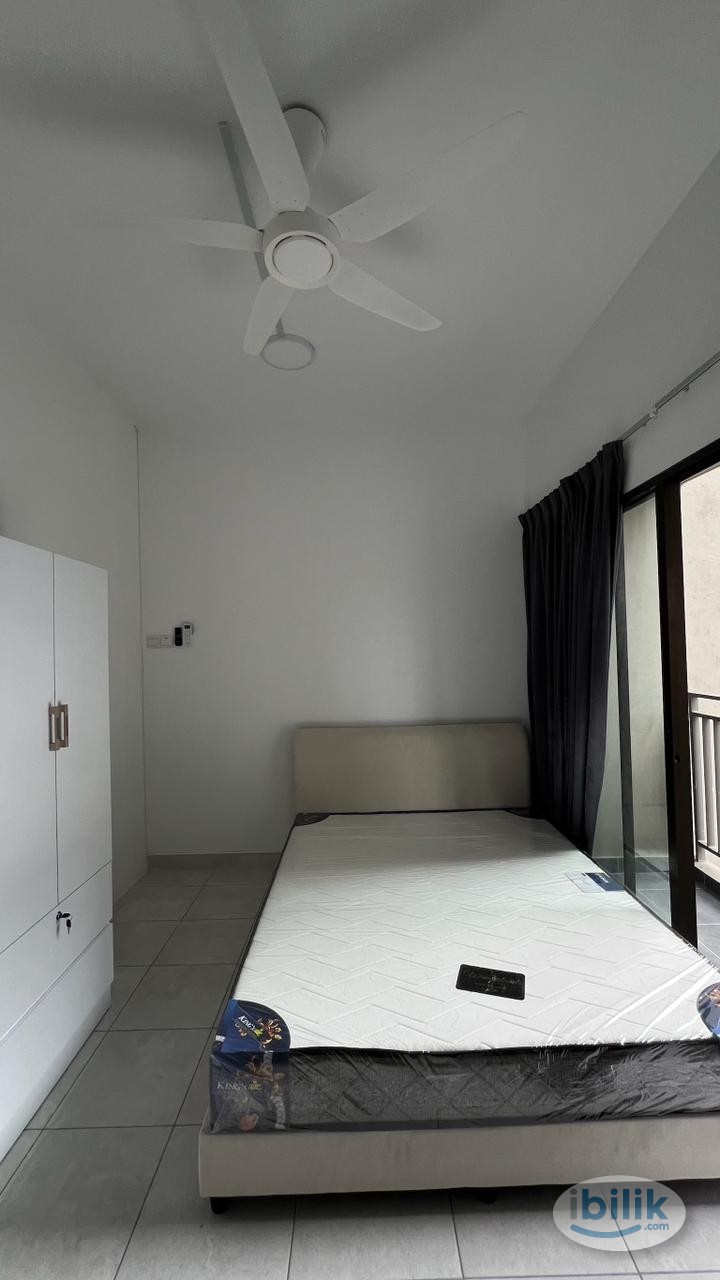 Room with Balcony - Image 5