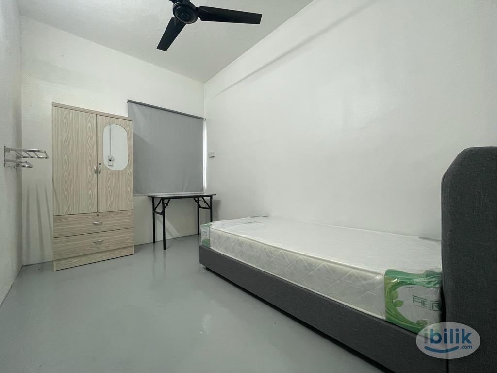 Single Room with Aircond at Taman Kota Permai, Bukit Mertajam - Image 1