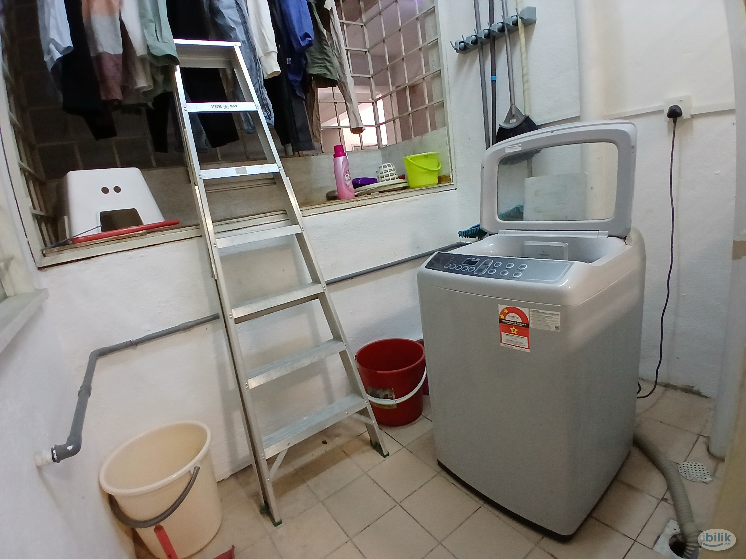 Bayu Tasik Room near LRT n KTM - Image 4