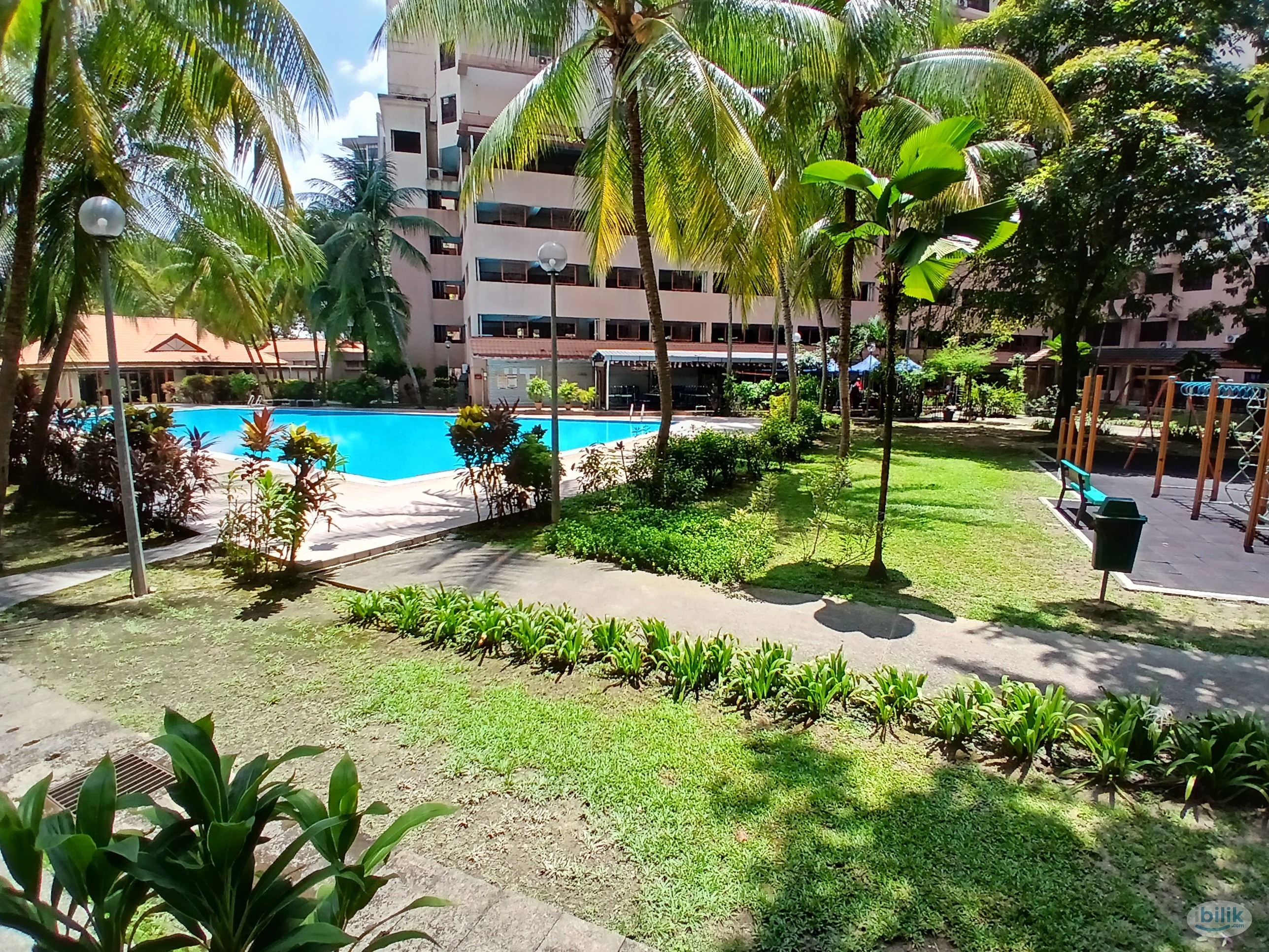 Bayu Tasik Room near LRT n KTM - Image 1