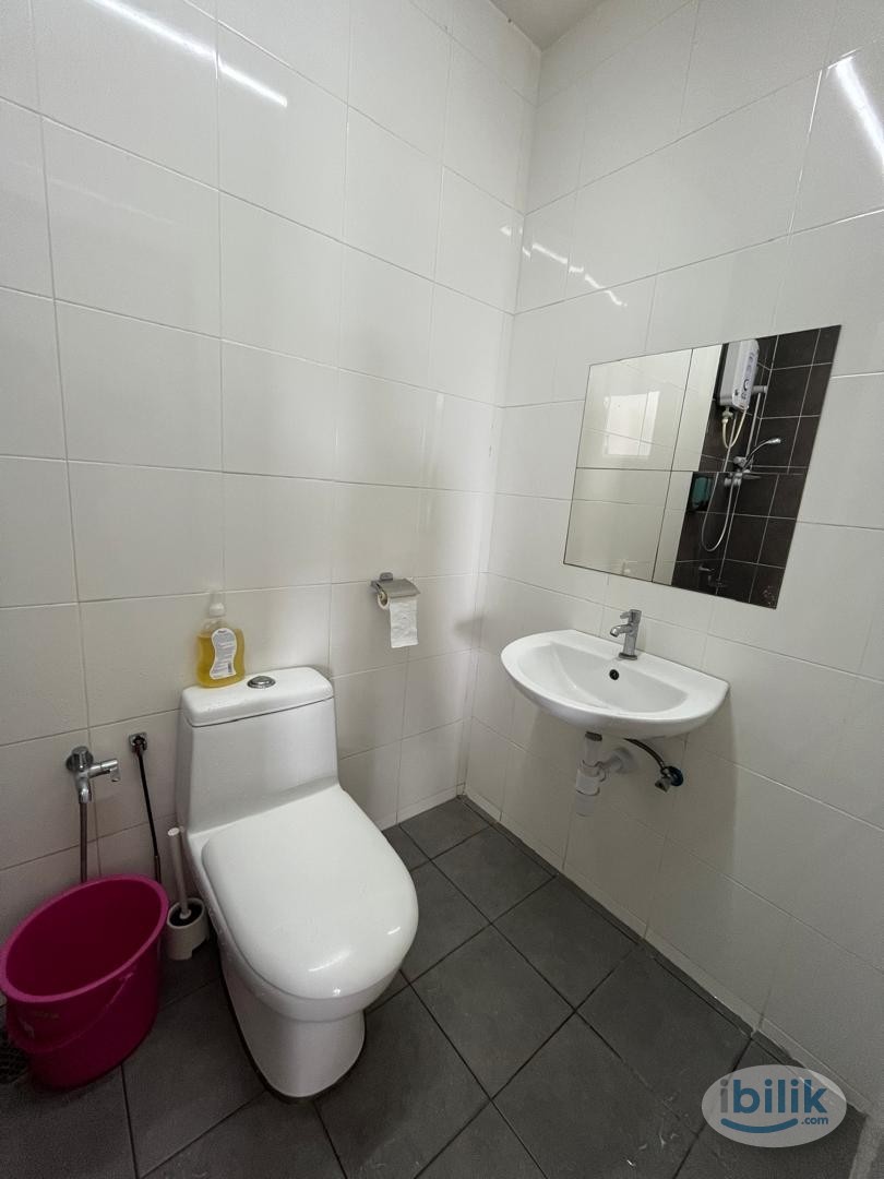 Middle Room at Koi Prima, Puchong - Image 5