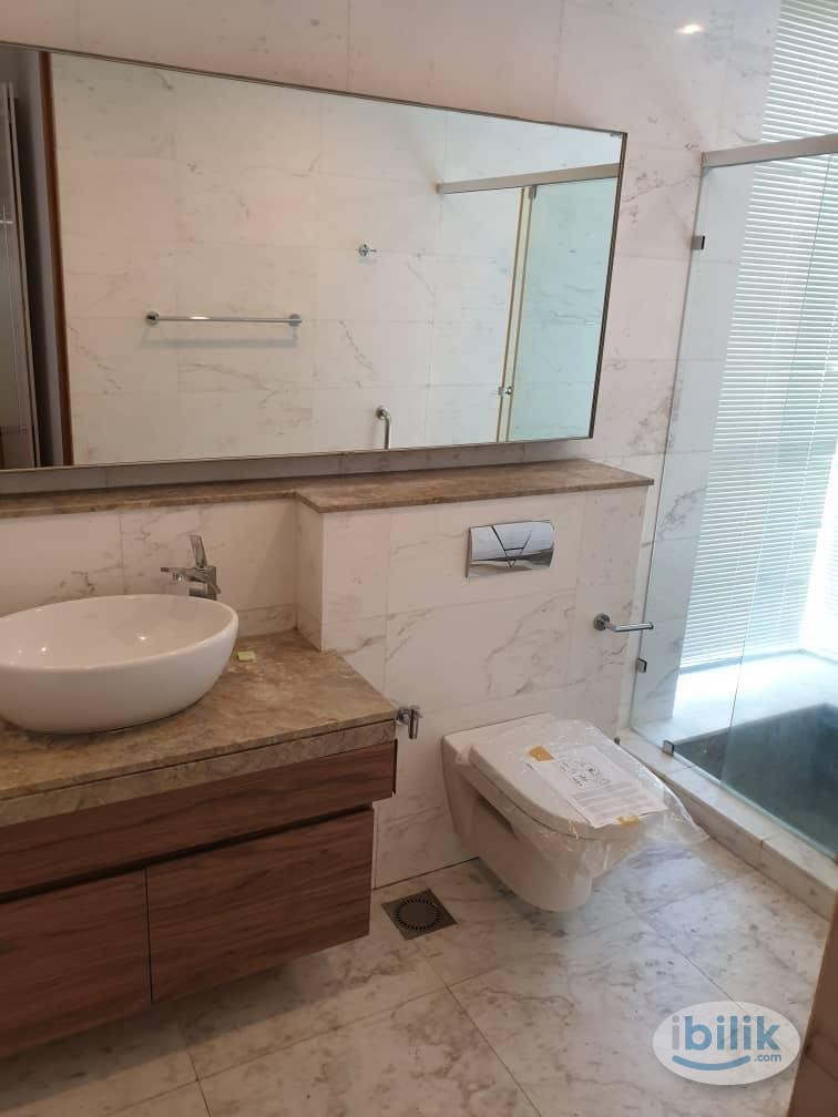 Master Room at Damansara Jaya, Petaling Jaya - Image 4