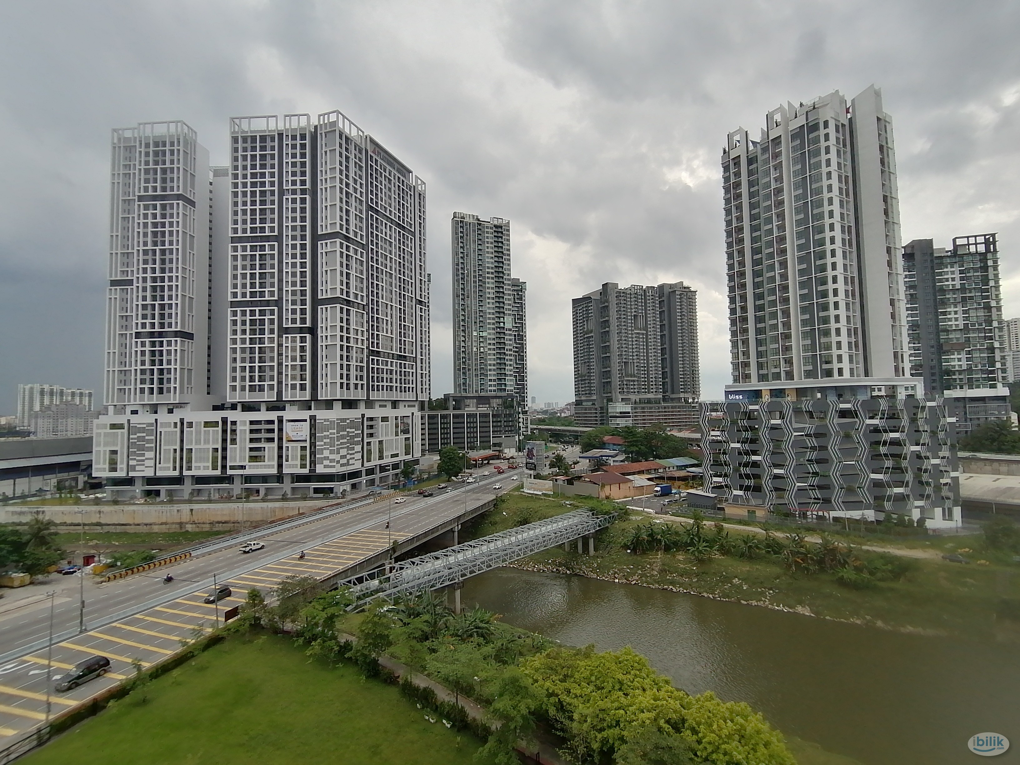 Balcony Room near KTM Petaling - Image 1
