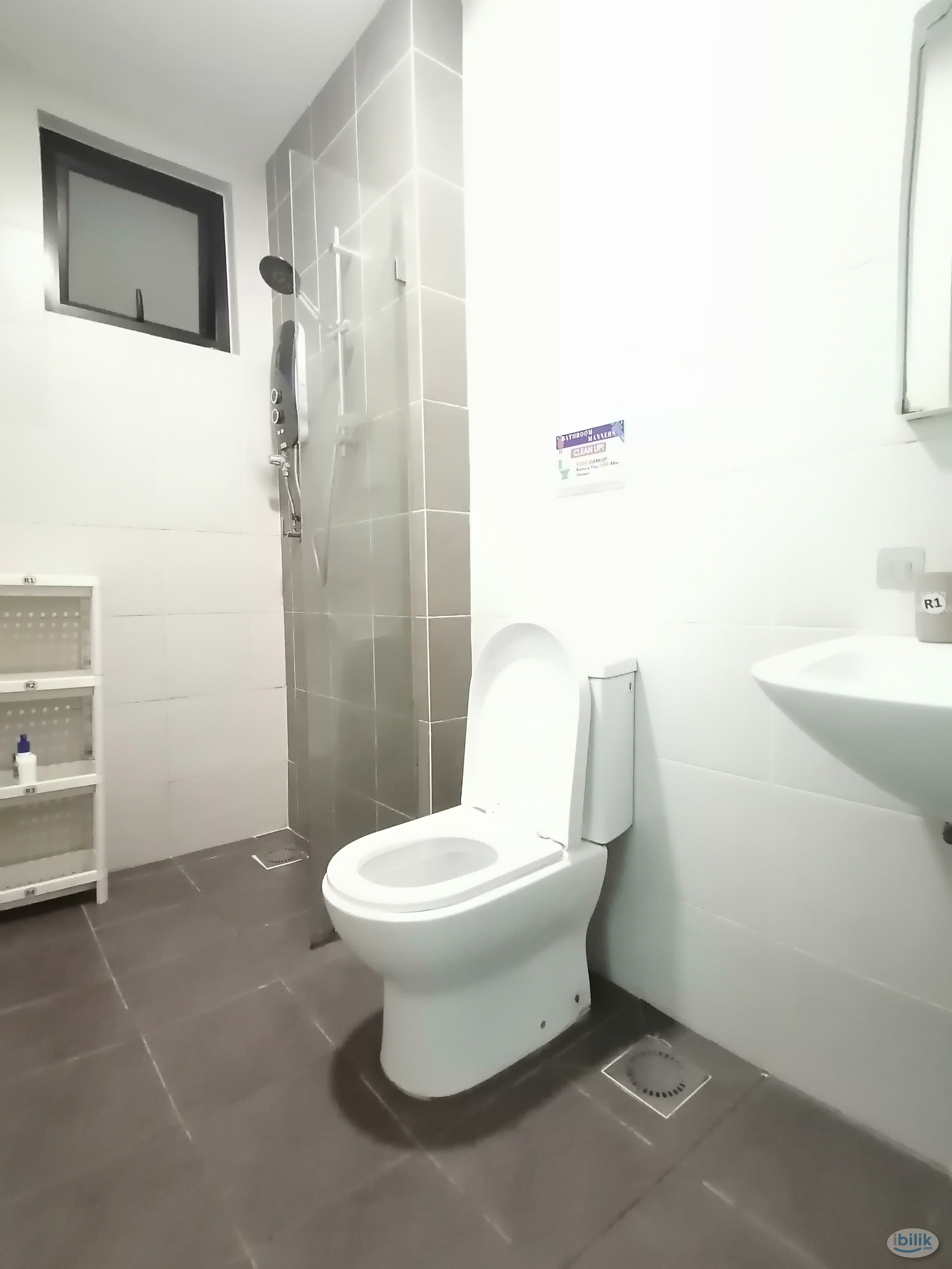 Affordable Medium Room in D'Sands - Image 5