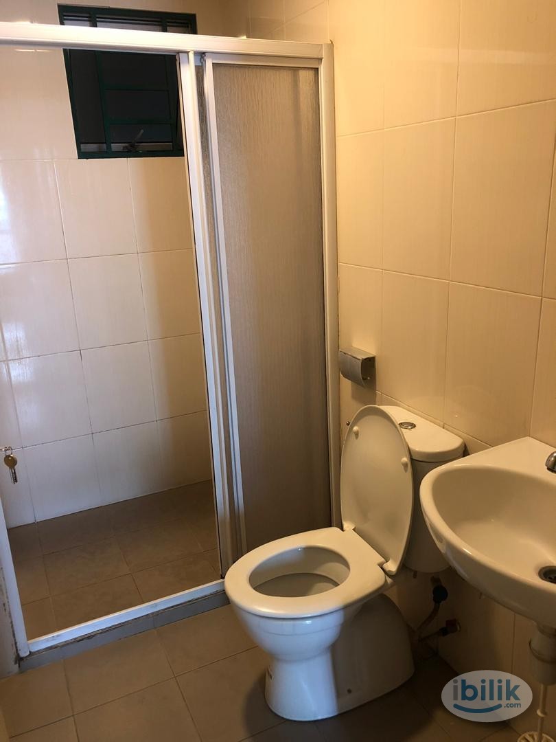 Middle Room at OUG Parklane, Old Klang Road - Image 2