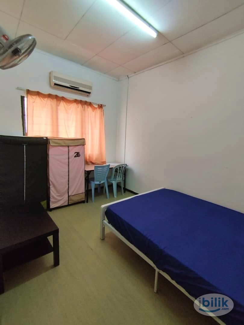 Middle Aircond Room at Bandar Sri Damansara, Petaling Jaya - Image 1