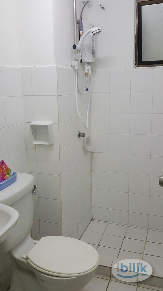 Middle Room at Puchong, Selangor - Image 3
