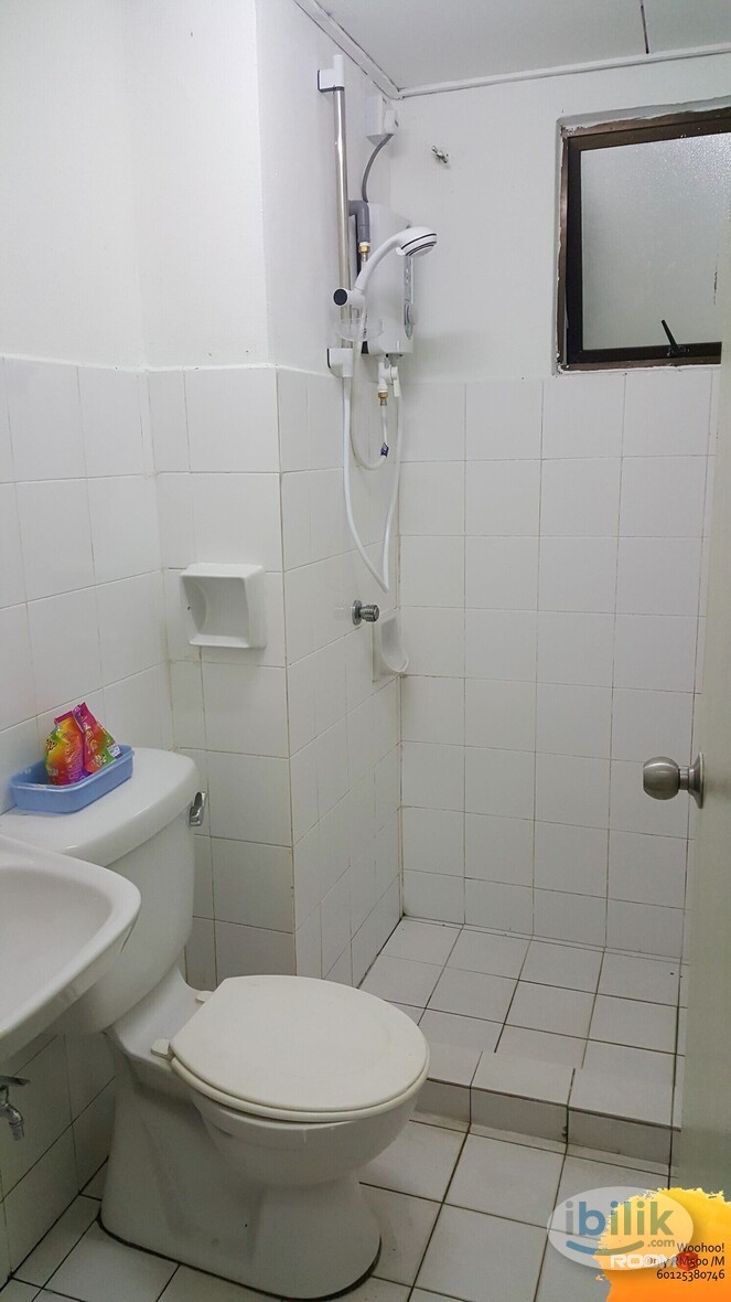 Middle Room at Puchong, Selangor - Image 3