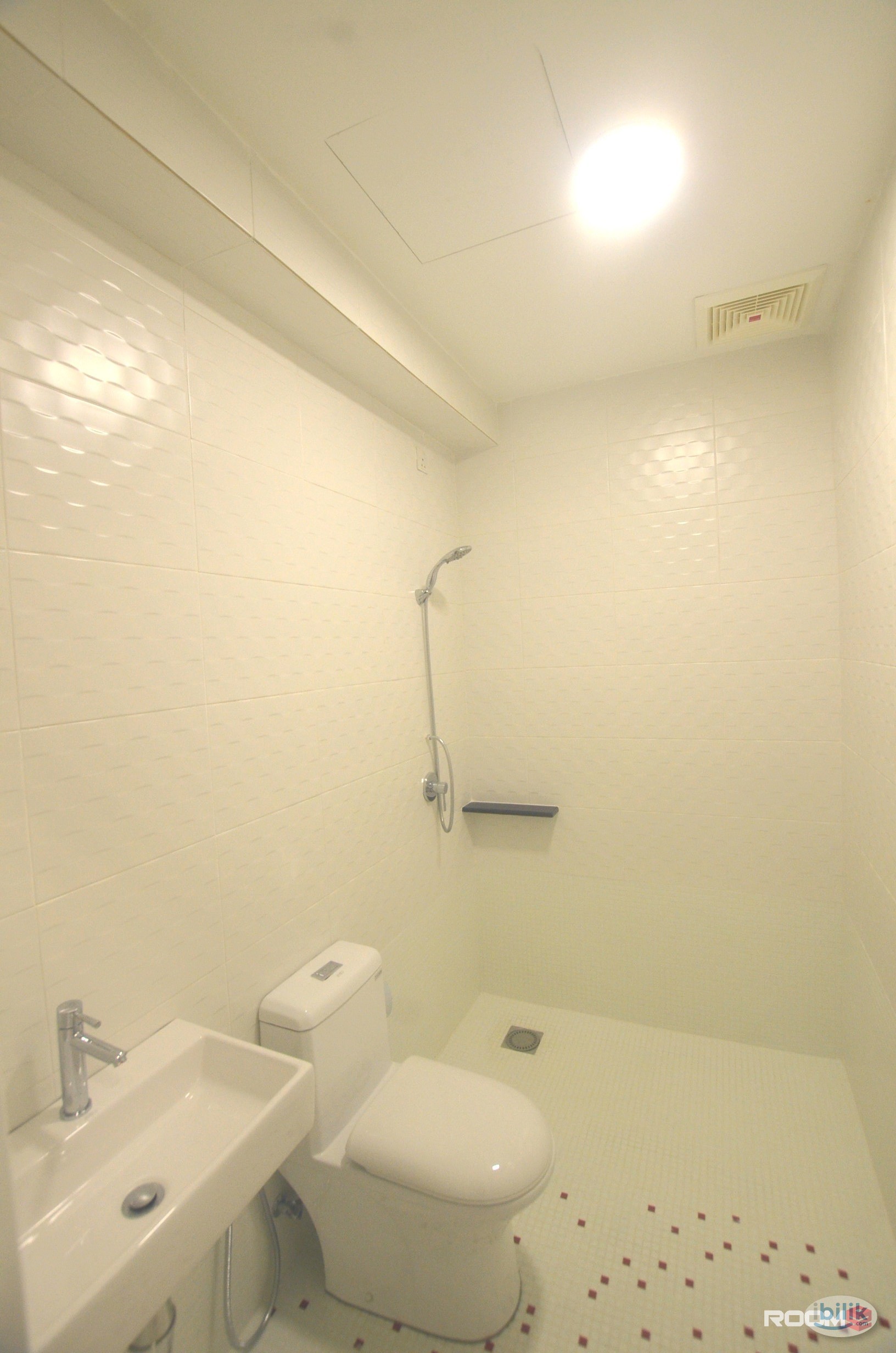 Middle Room at Puchong, Selangor - Image 2