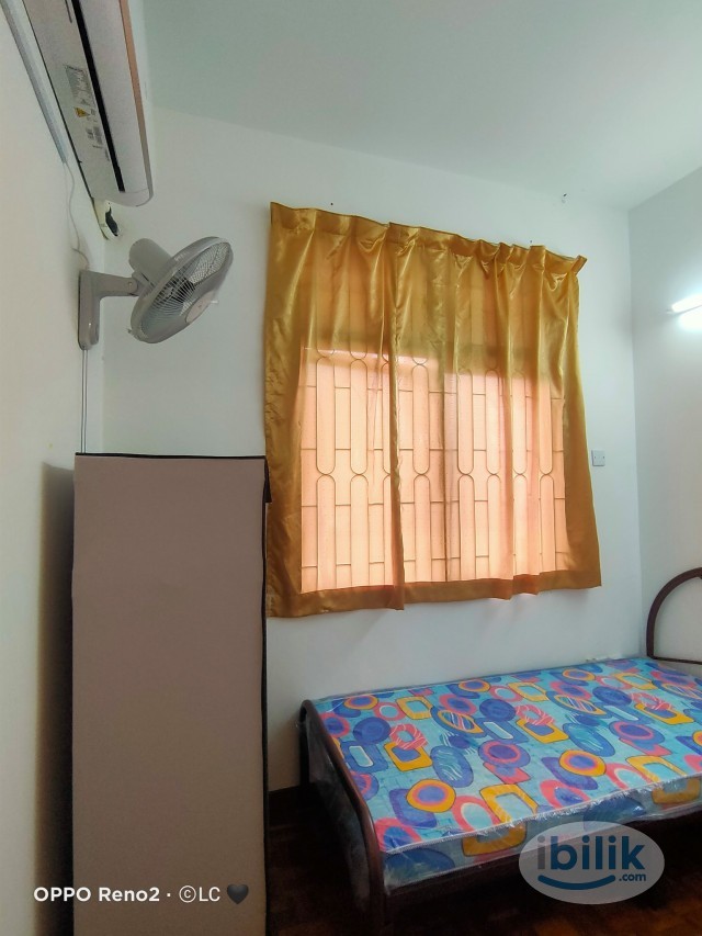 Middle Room at Damansara Perdana, Petaling Jaya - Image 2