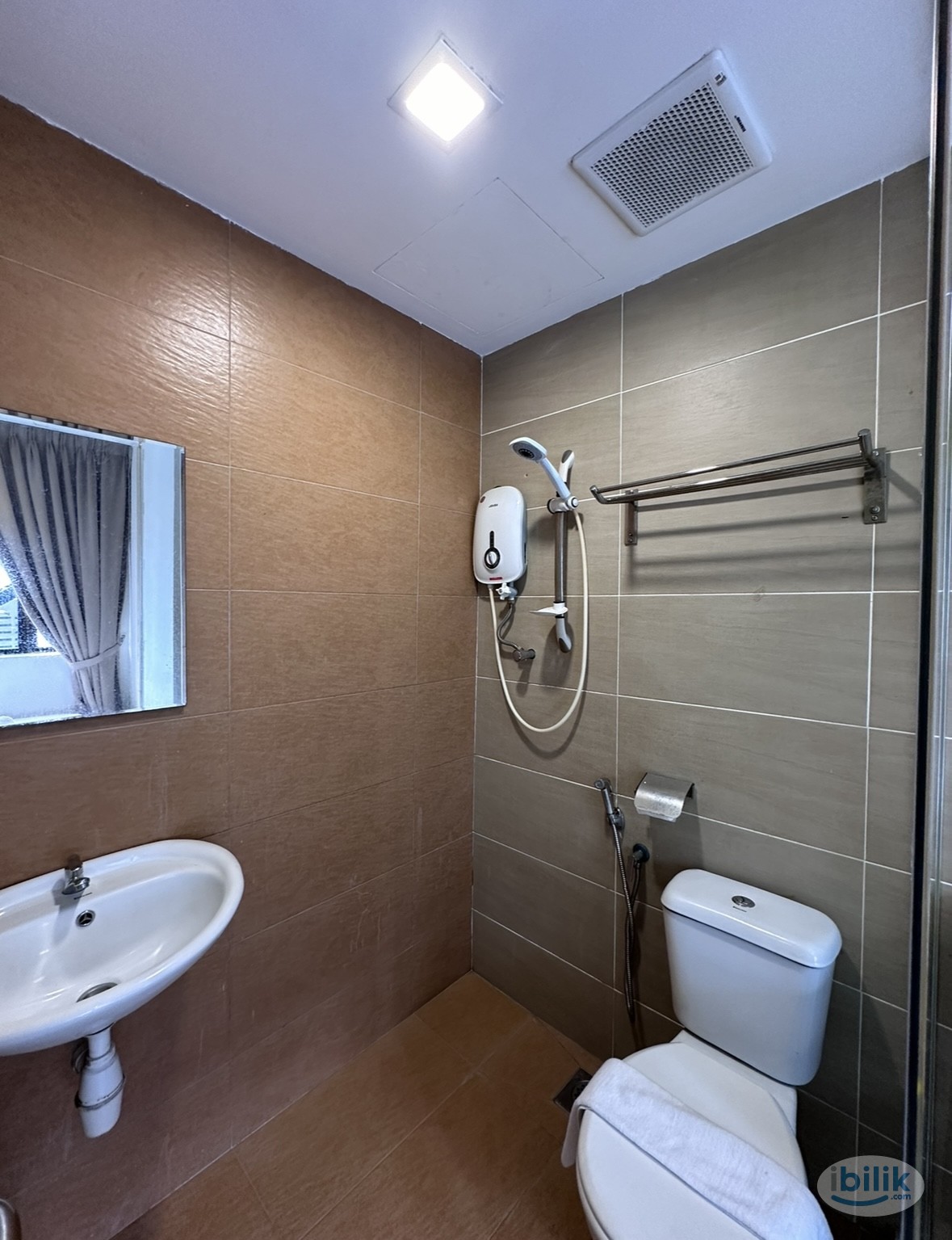 Low Deposit Co-Living Room at Dream Inn @ Mahkota Cheras - Image 3