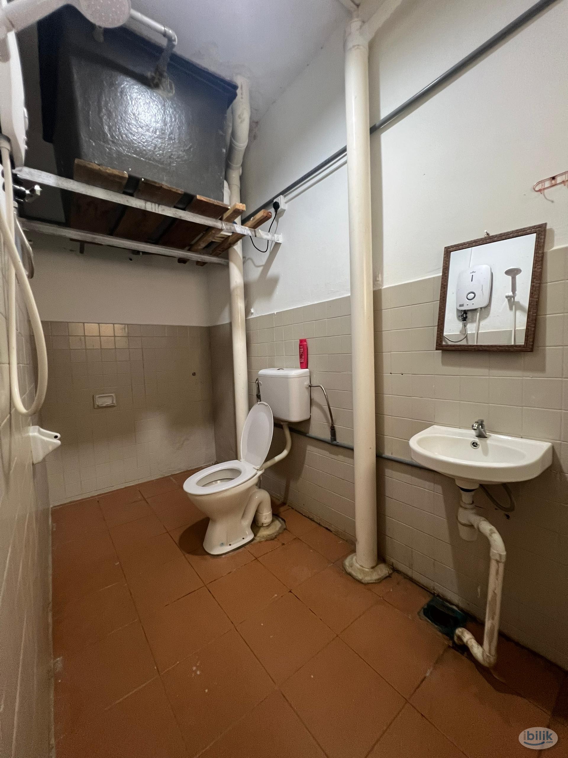 ✨Booking Fees only RM 300 ✨Private room with aircond/fully furnished available now🛏️Near to CIQ checkpoint/JB Central/R& - Image 3