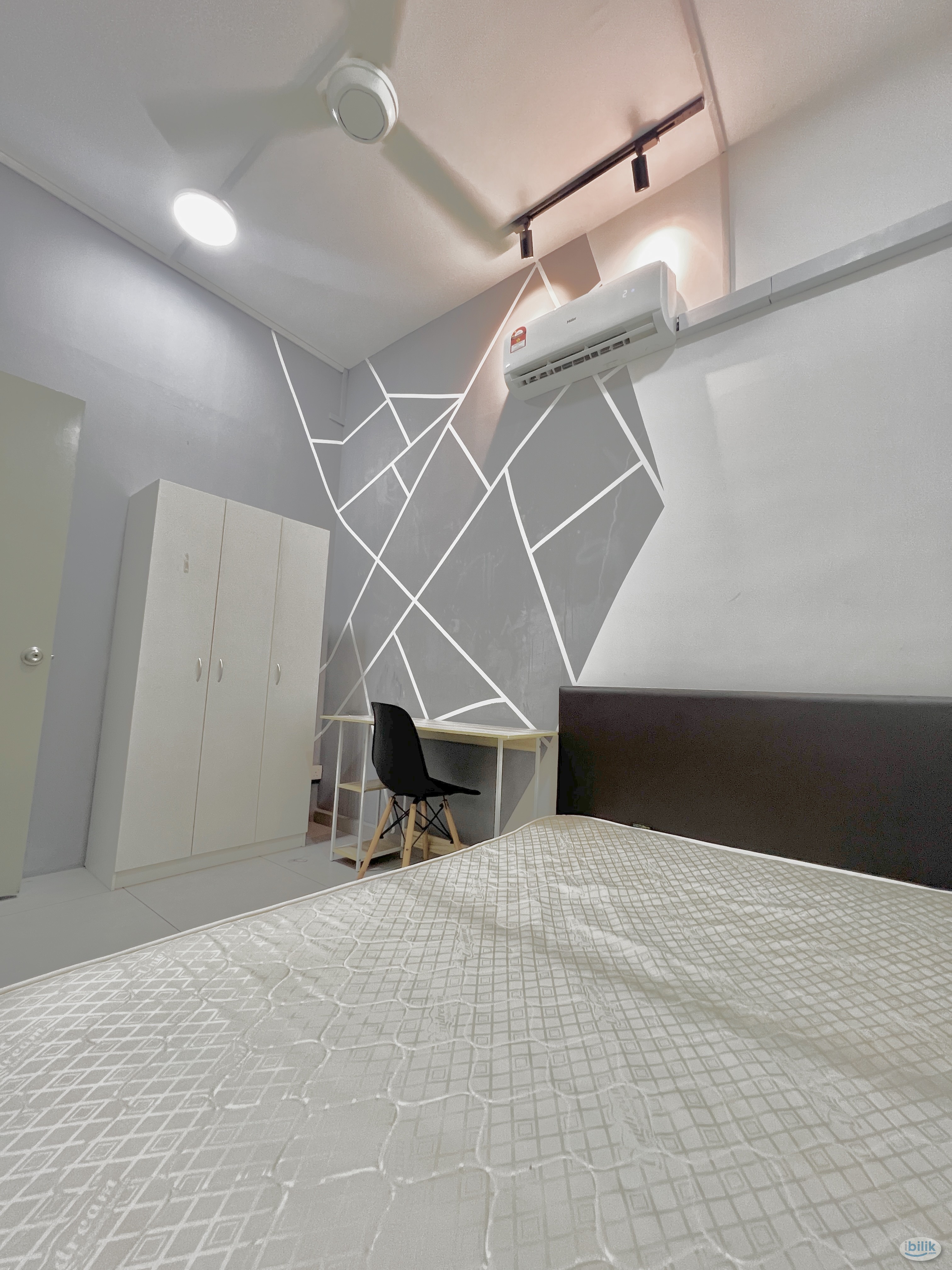 Private Room near Old Klang Road - Image 1