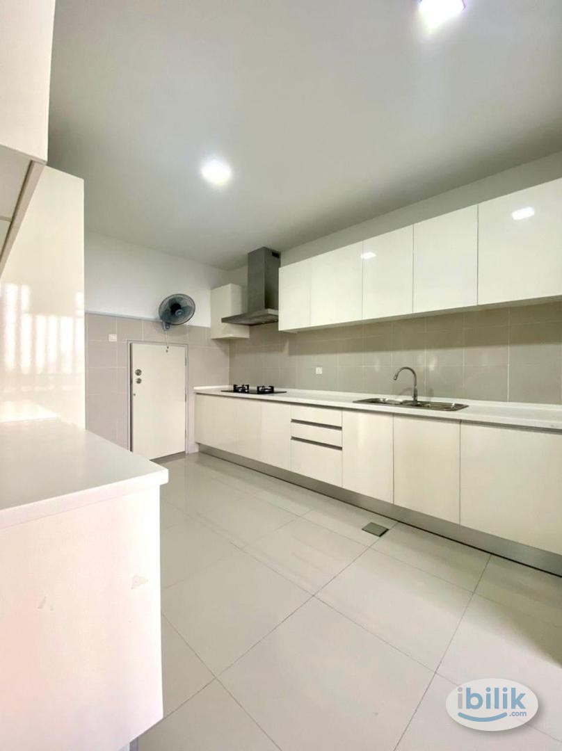 👩FEMALE UNIT👩LUXURY CONDO MASTER BEDROOM WITH BATHTUB🛁FOR RENT✨ I -RESIDENCES @ I-CITY, Shah Alam Golden Triangle💥💥 - Image 4