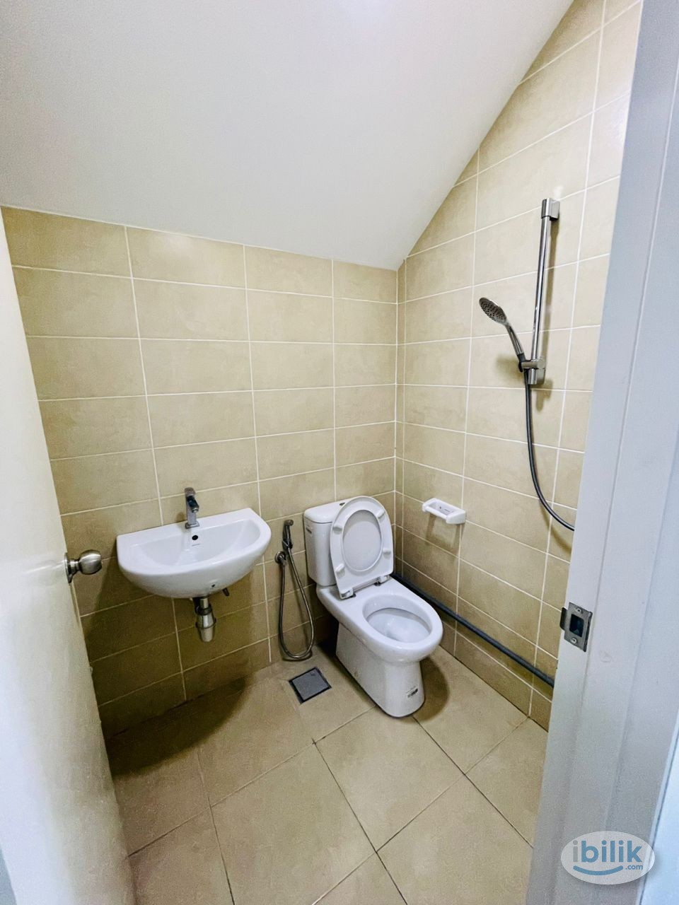 📍 Rooms In The Villa [ Private Rooms with Private Bathroom ] 🏡 - Image 3