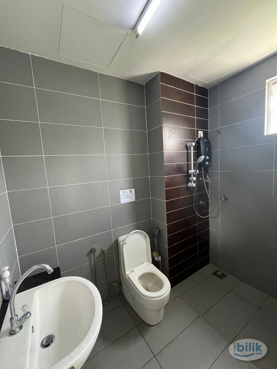 1 Min walk to LRT - Zero Deposit Middle Room Fully Furnished - Image 2