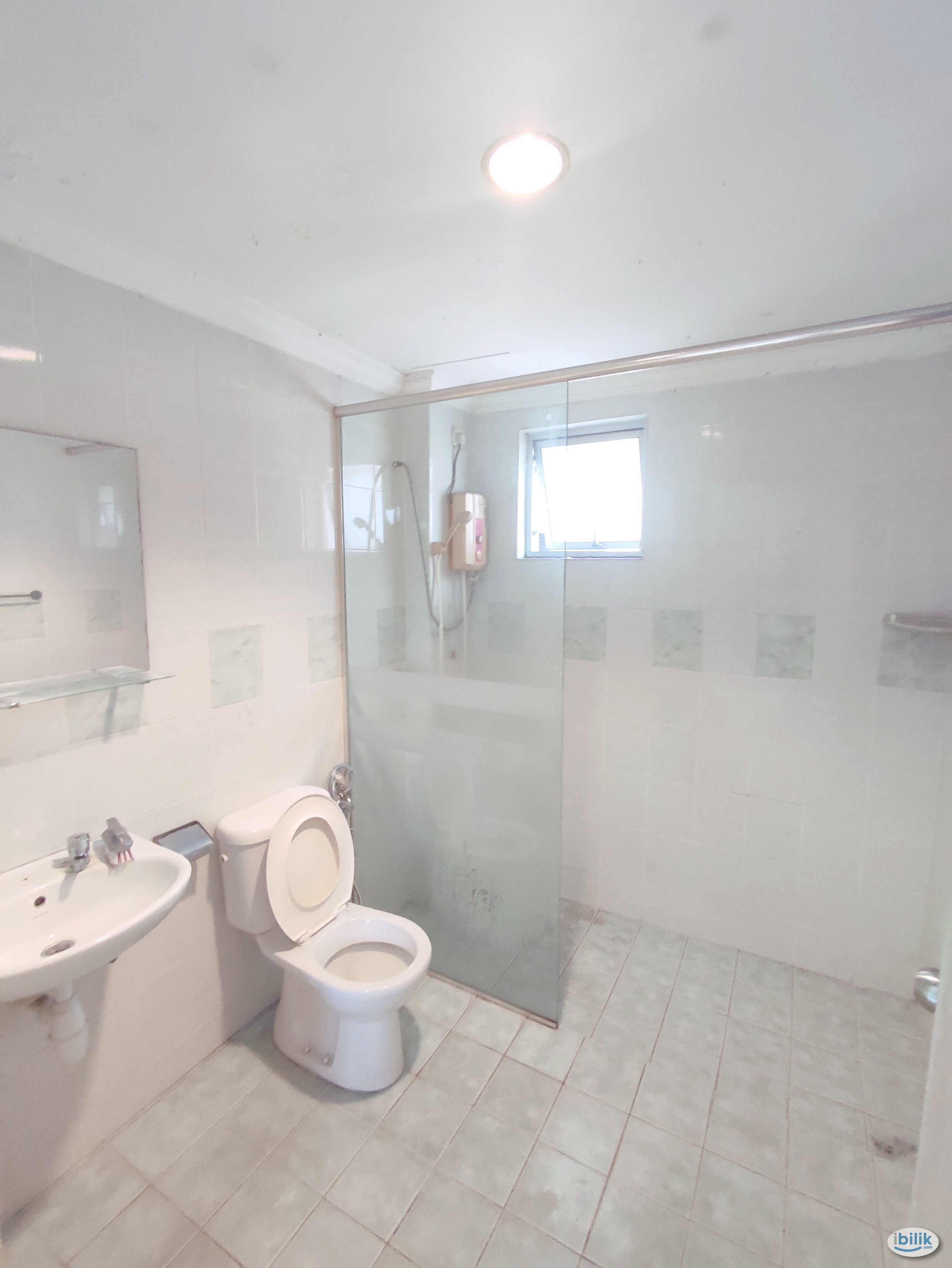 Master Room at Ken Damansara I, Petaling Jaya - Image 3