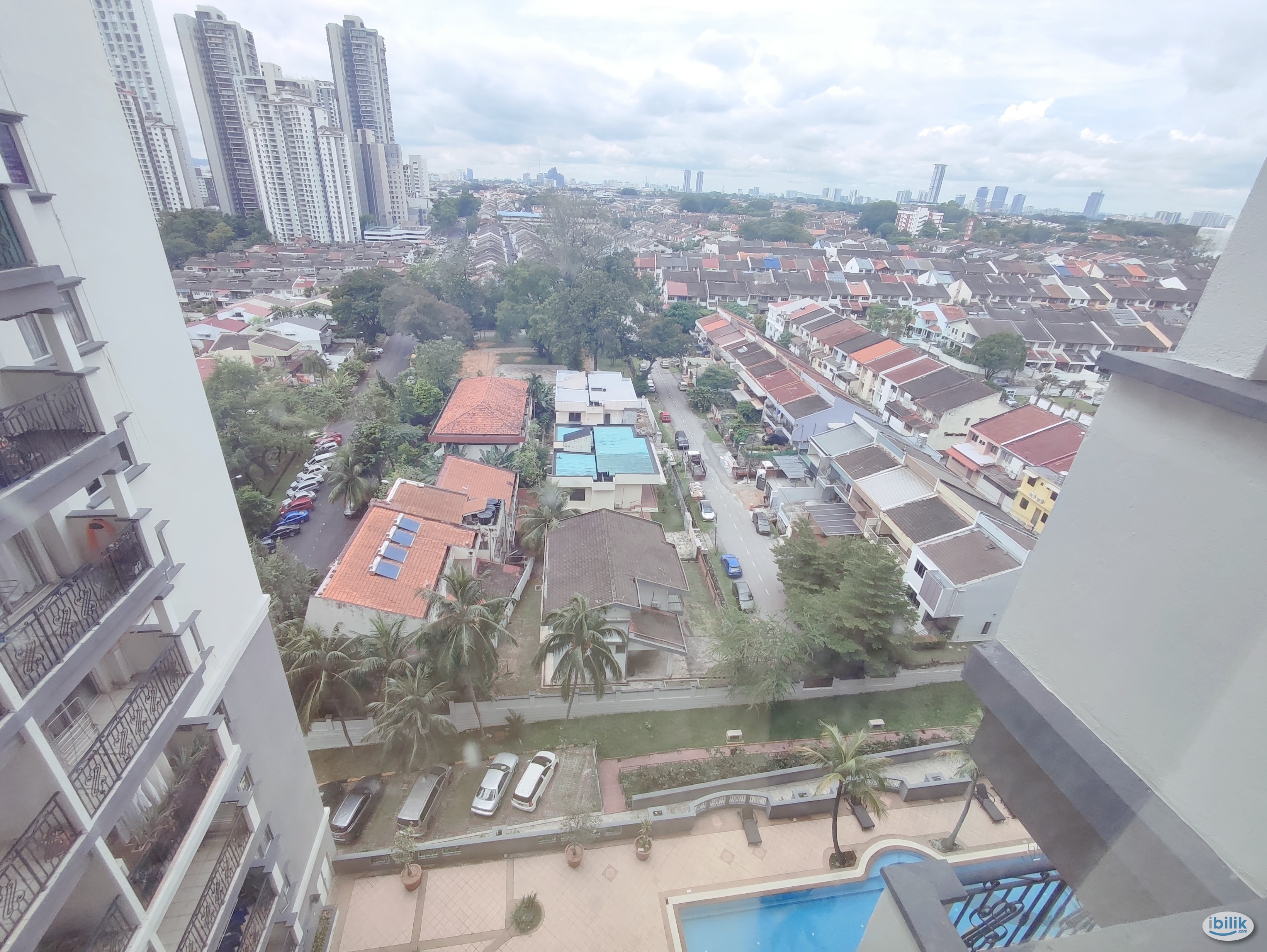 Middle Room at Ken Damansara I, Petaling Jaya - Image 5