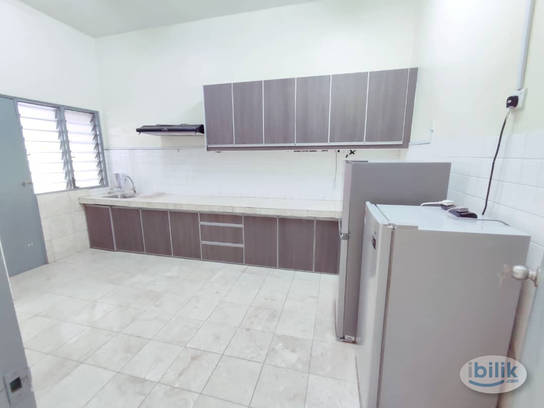 Master Room FOR FEMALE at Damansara Uptown, Damansara Utama - Image 3