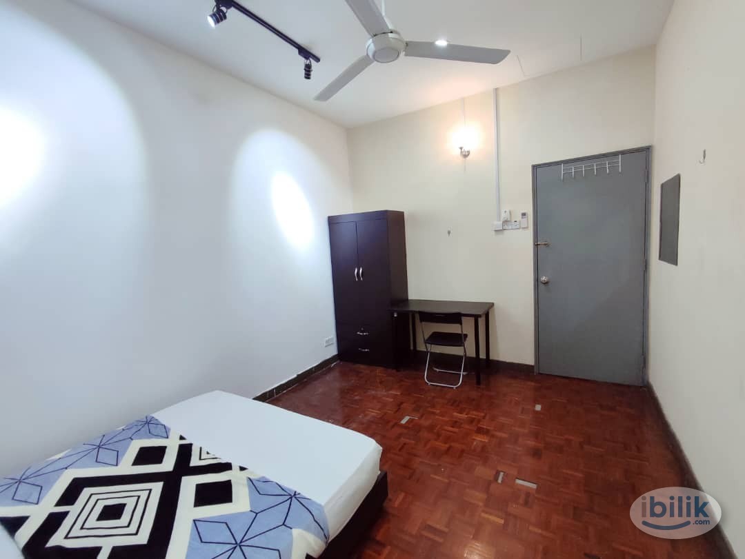 Middle Room FOR FEMALE at Damansara Uptown, Damansara Utama - Image 1