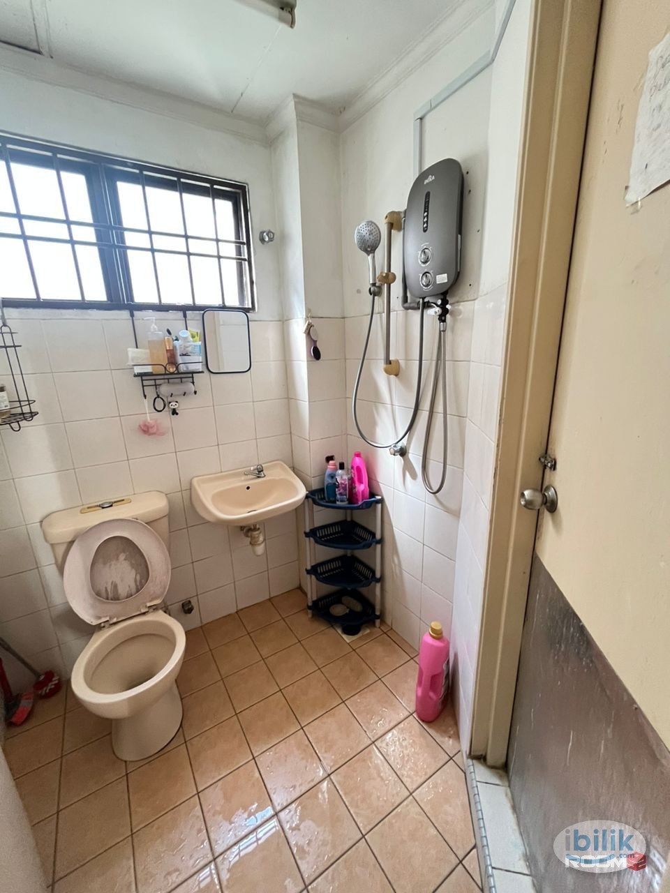❗Zero Deposit❗ ❗ Move in Immediately❗❗ Nice and Cozy room in Bandar Utama ❗ - Image 2