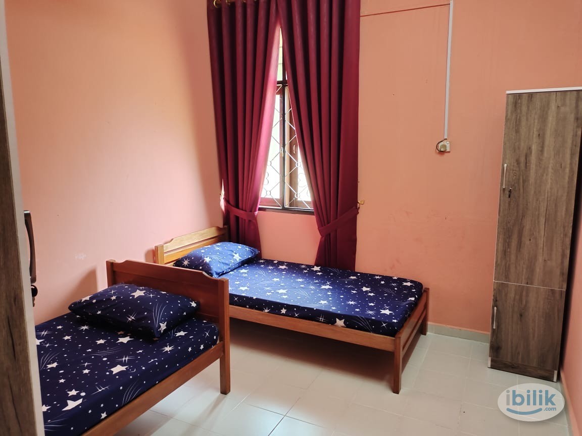 Middle Room at Gong Badak, Kuala Terengganu - Image 5
