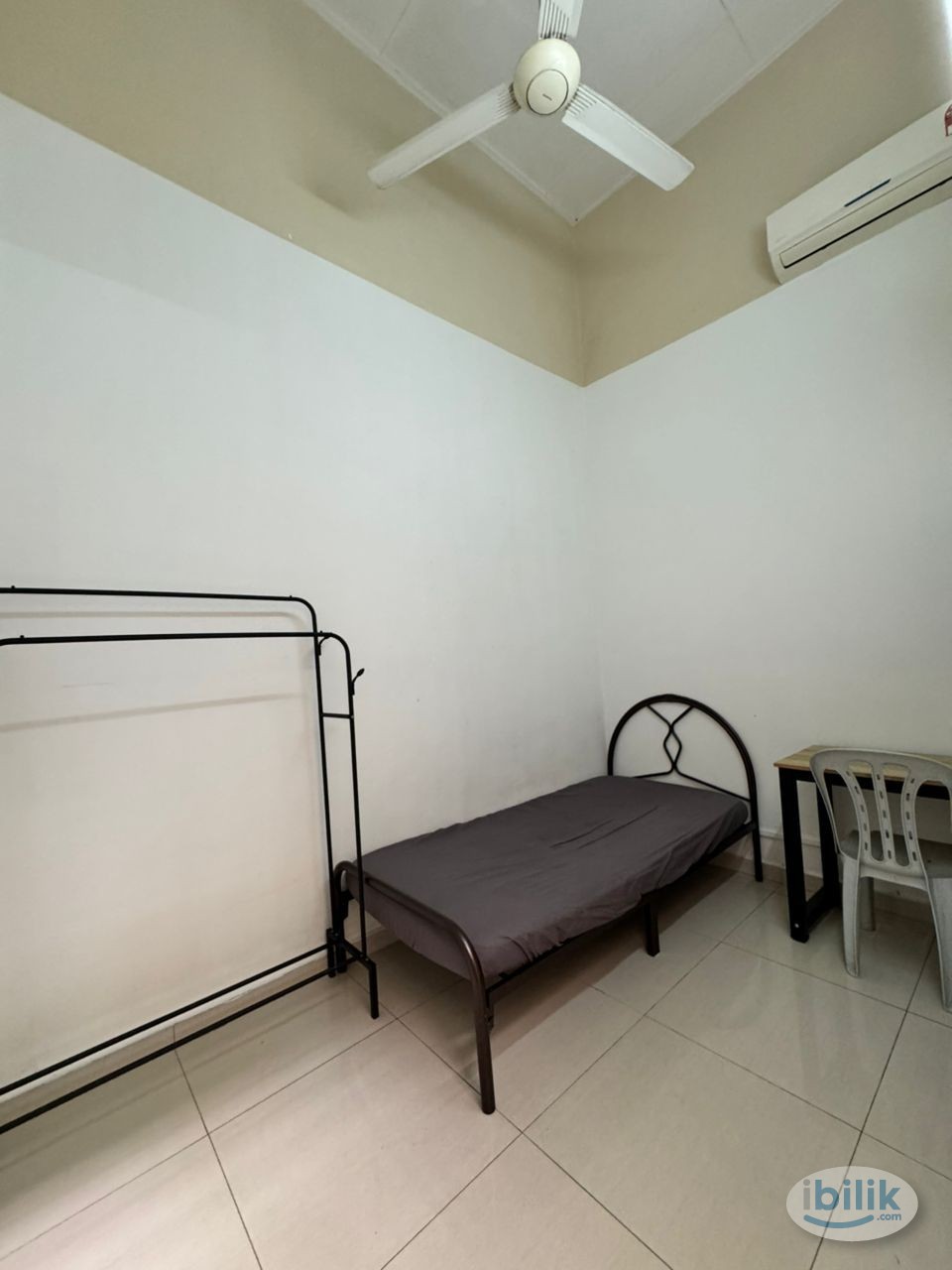 🏡💥READY TO MOVE IN 🎀BANDAR UTAMA MIDDLE ROOM FOR RENT 🎏🎏NEAR CENTRE POINT BU 🎀 - Image 1