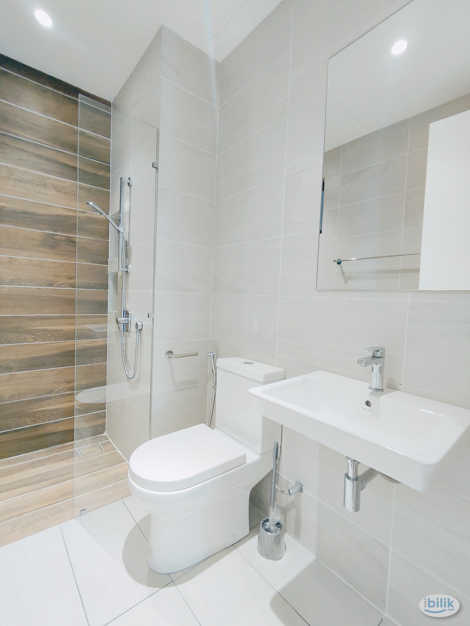 all male (Medium Room C _ 4BR) WIFI AirCond Near MRT BUS at at Unio Residence, Kepong - Image 4