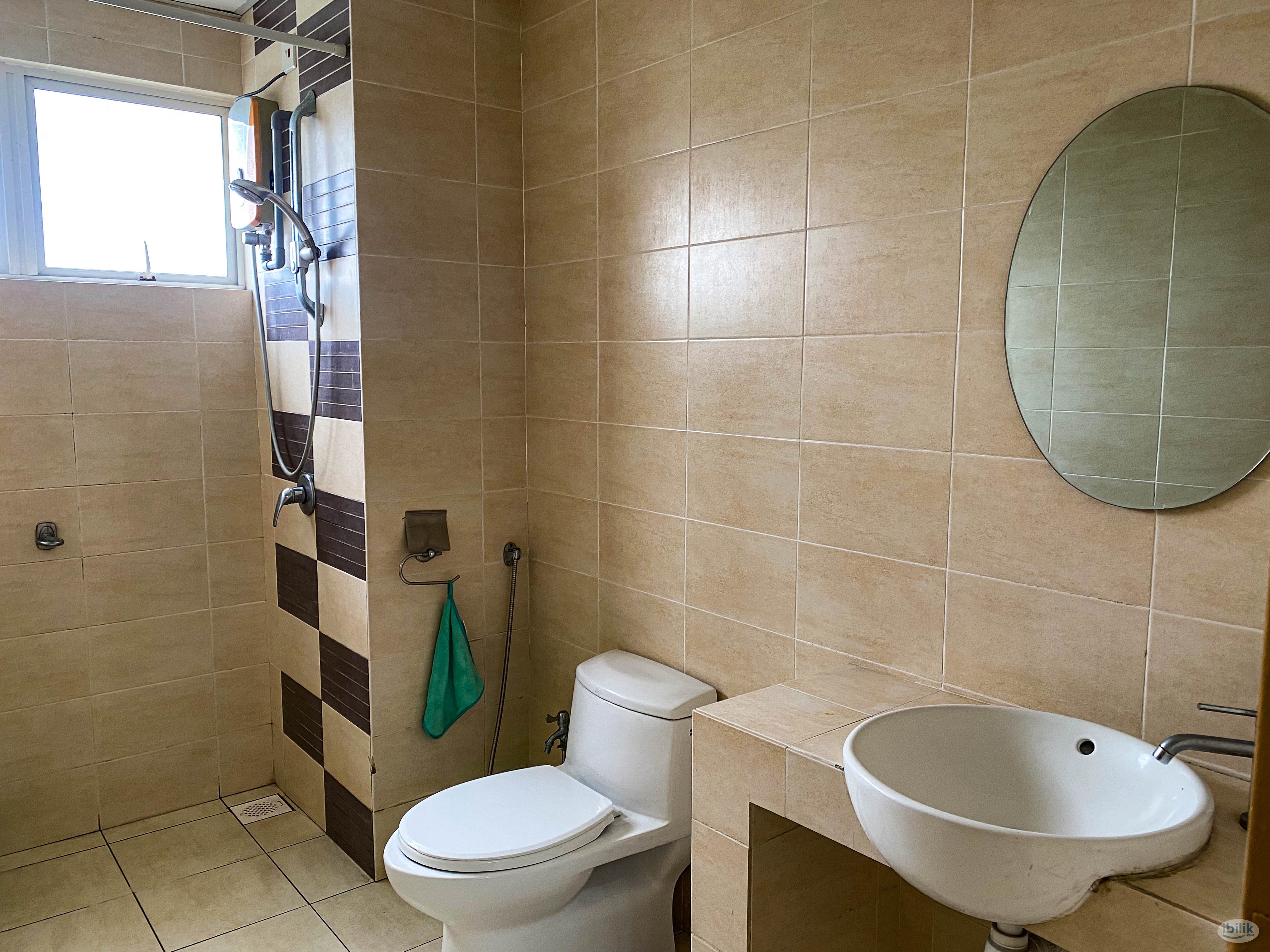 Green view Master Room at Cova Suites, Kota Damansara Near MRT - Image 3