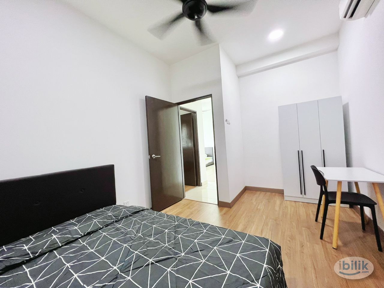Middle Room at Landmark I, Bandar Sungai Long - Image 4