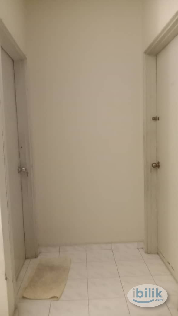 Single Room at DESA MELATI NILAI N9 - Image 1